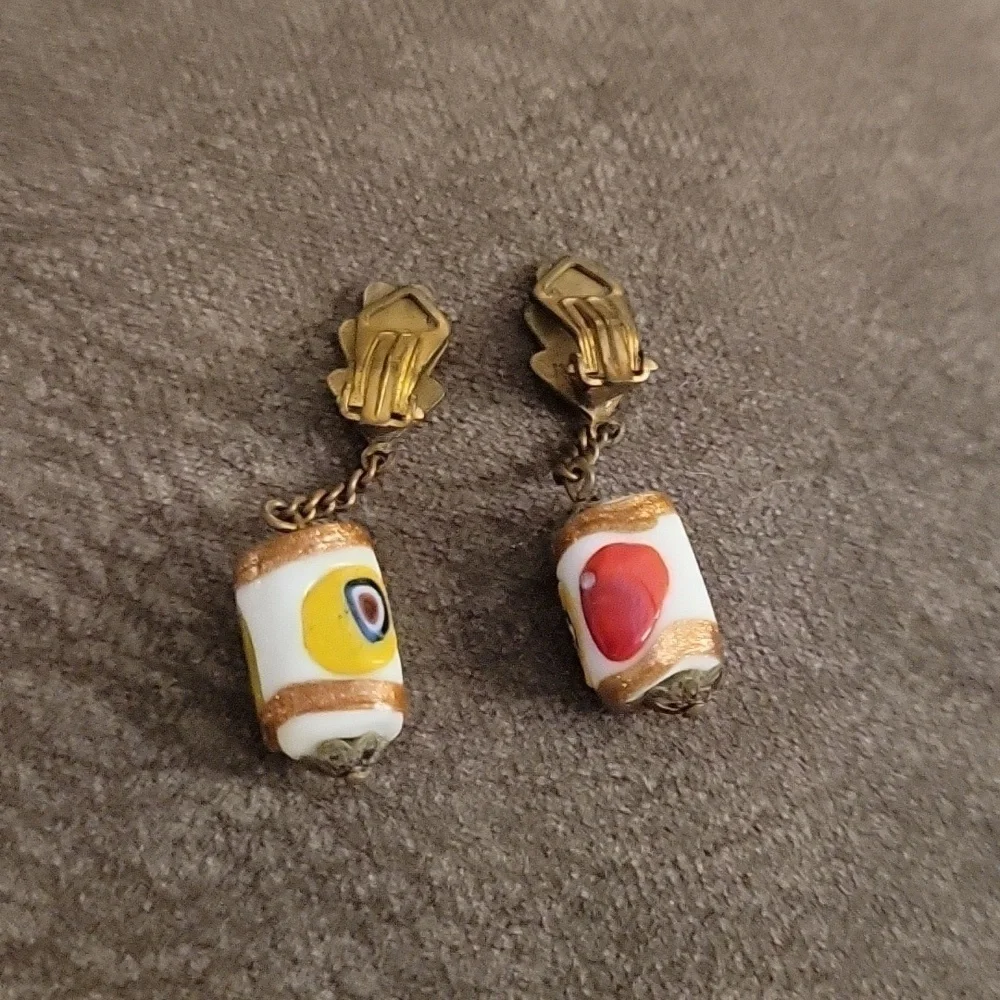 Estate Art Deco Venetian Milk Glass Beaded Necklace Clip-on Earrings Set